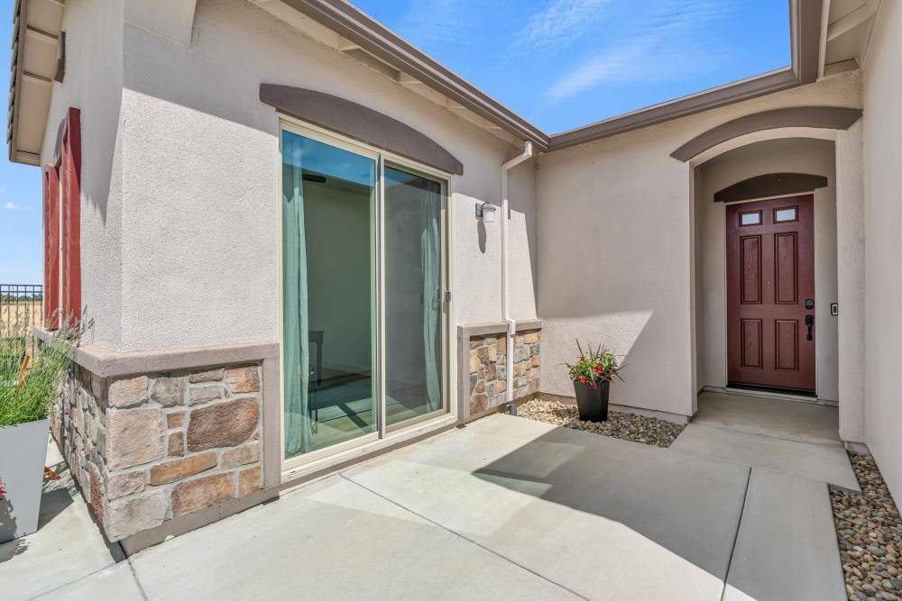 Woodland, CA 95776,2001 Gumbinger PL