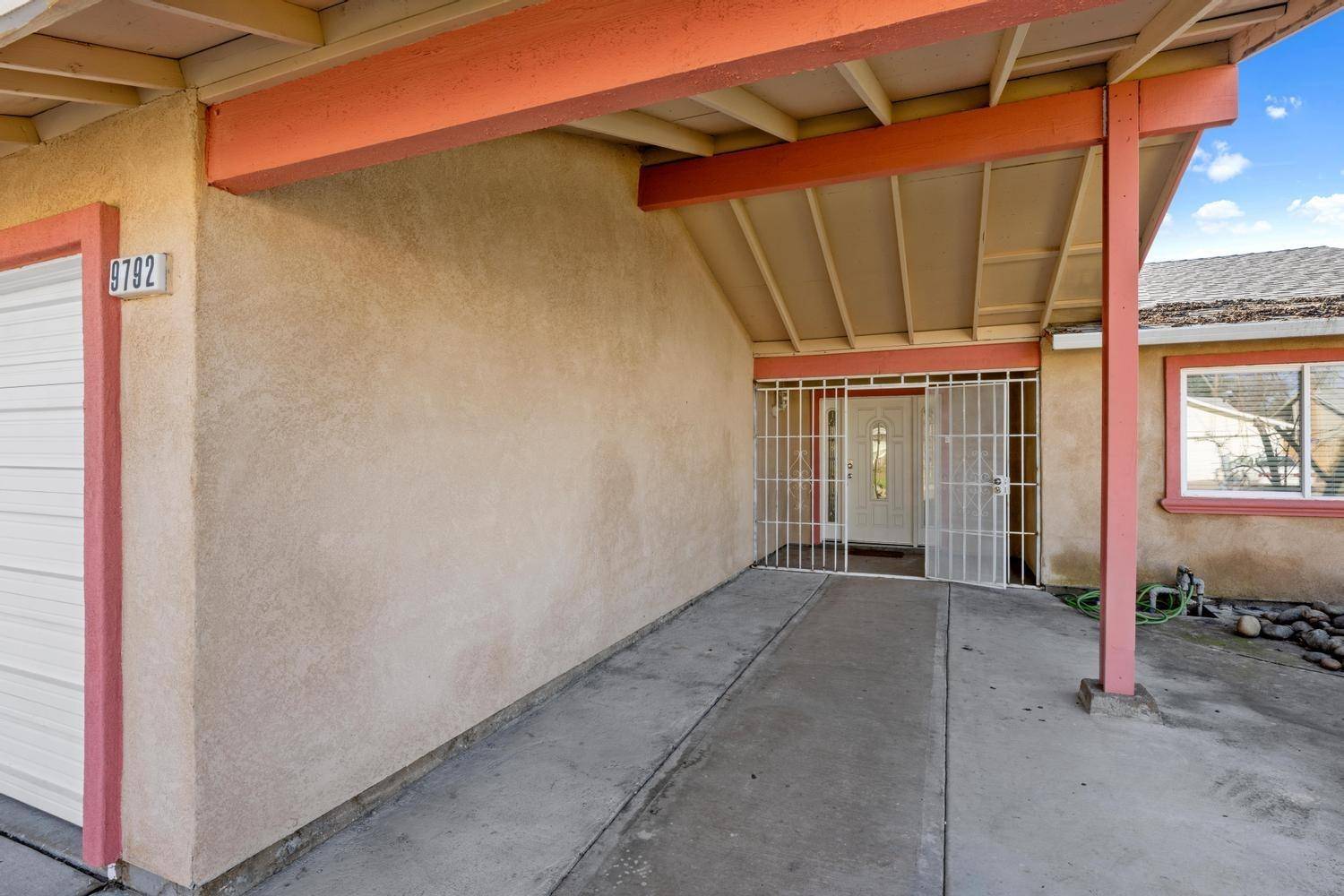Sacramento, CA 95827,9792 Woodhollow WAY