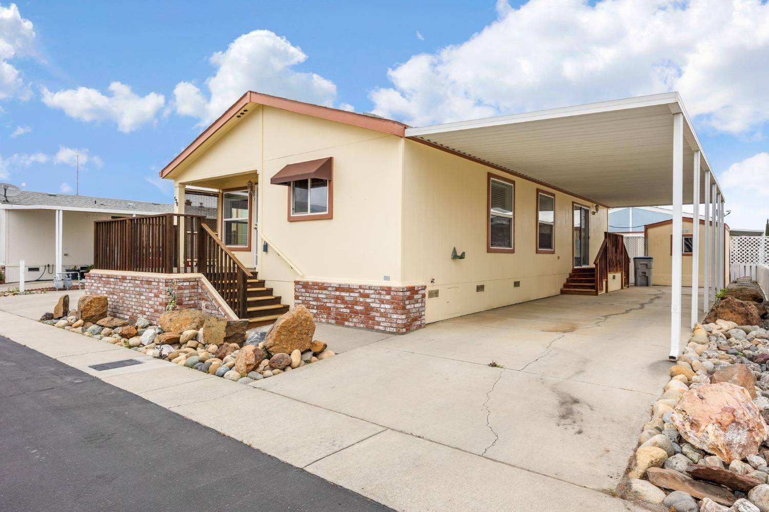 Dunnigan, CA 95937,5130 County Road 99W #130