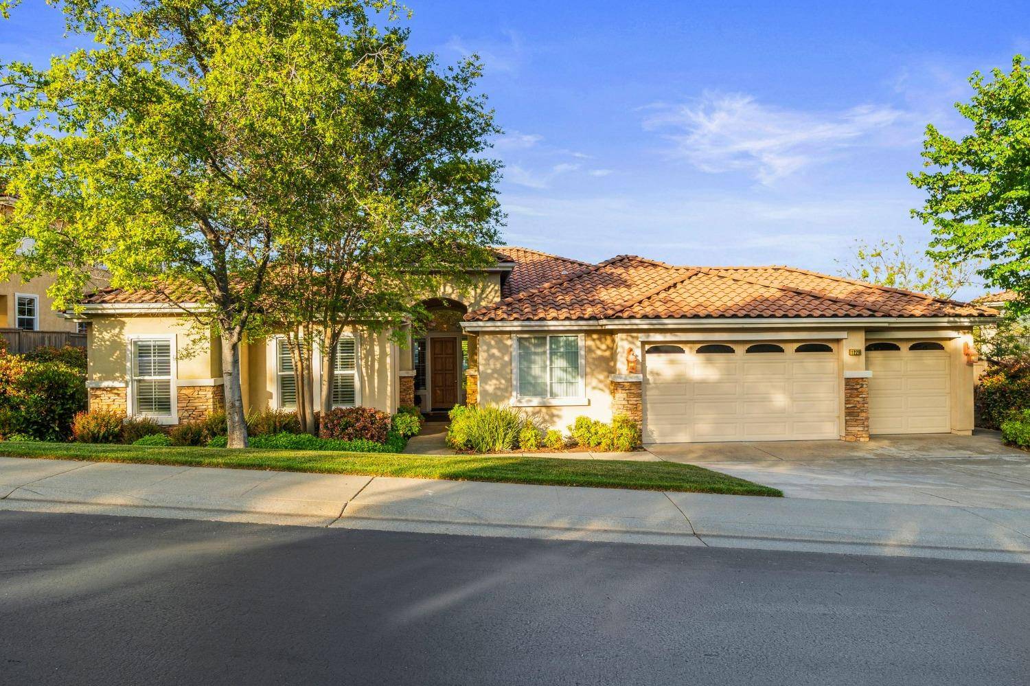 El Dorado Hills, CA 95762,1229 Souza DR