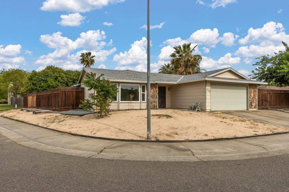 Sacramento, CA 95828,7715 Countryfield DR