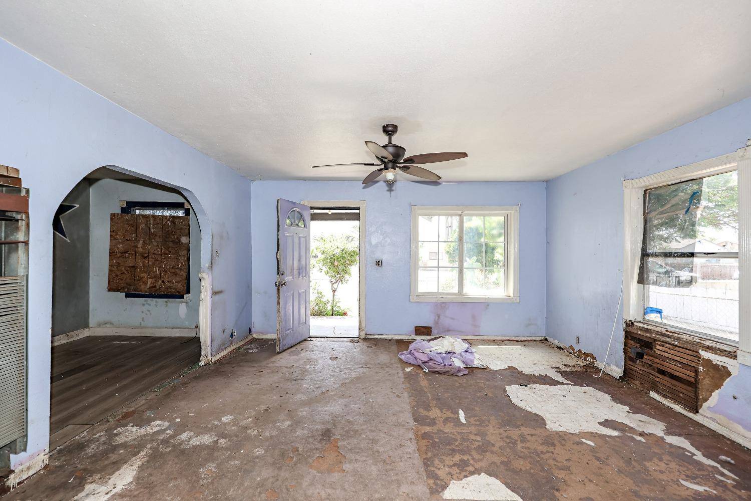 Manteca, CA 95337,623 Virginia ST