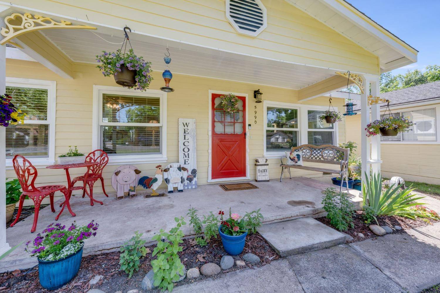 Loomis, CA 95650,5990 Oak ST
