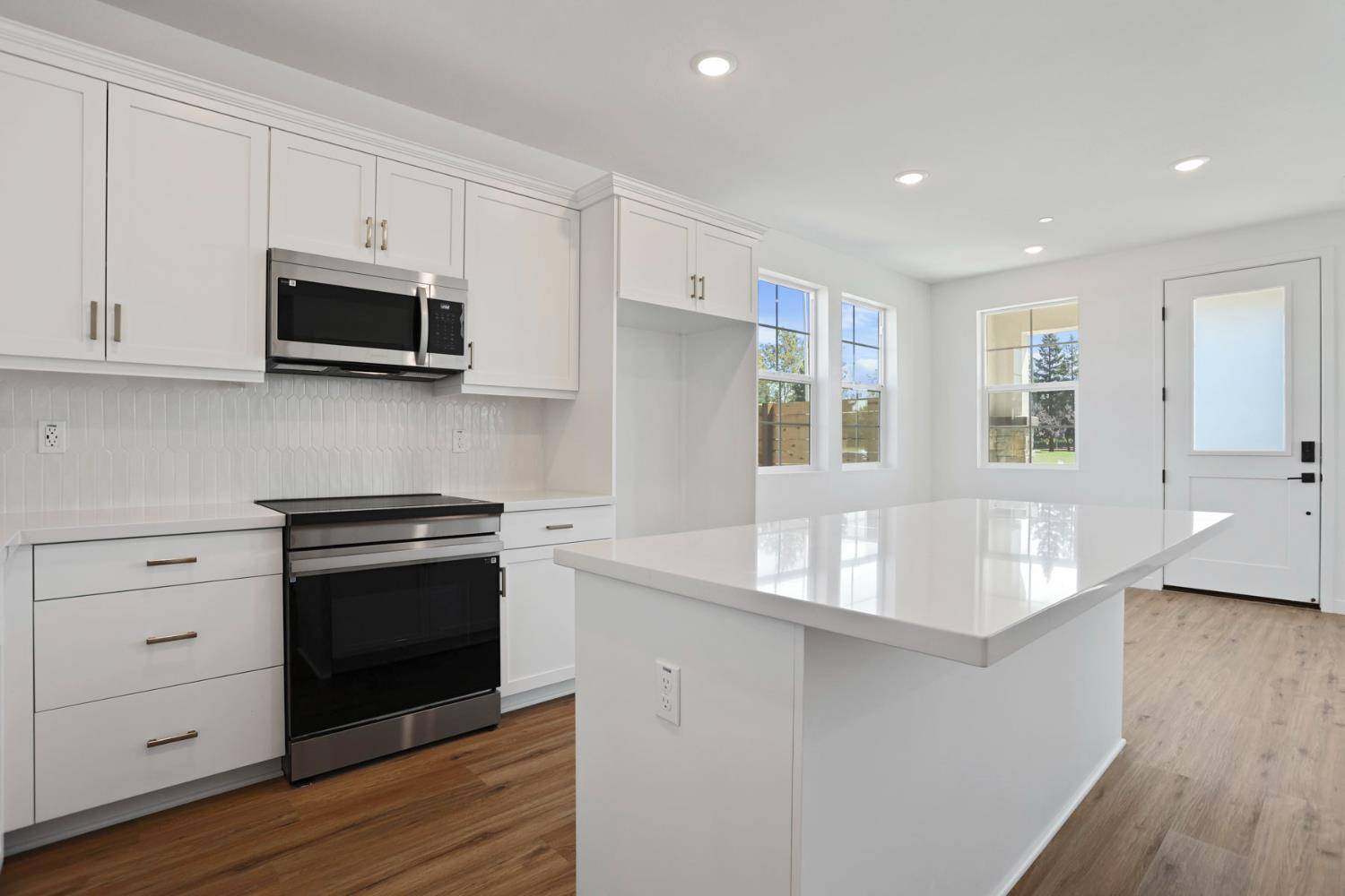 Sacramento, CA 95823,6325 Jacinto AVE