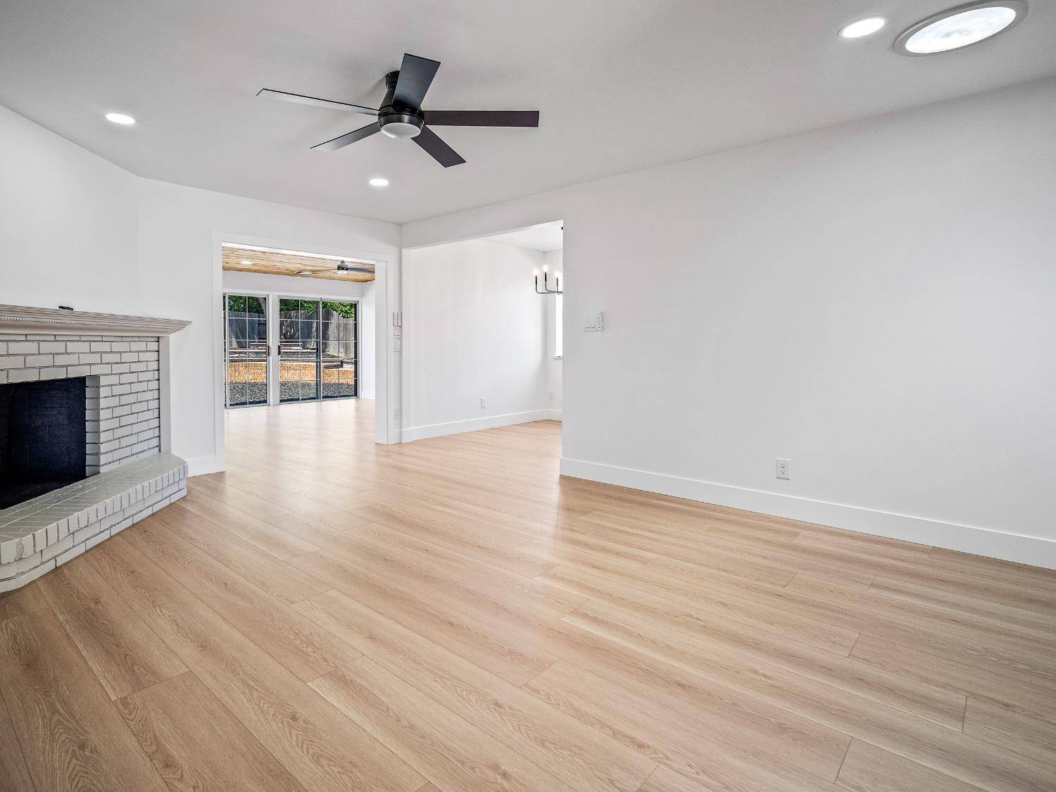 Roseville, CA 95661,1206 Crestmont AVE