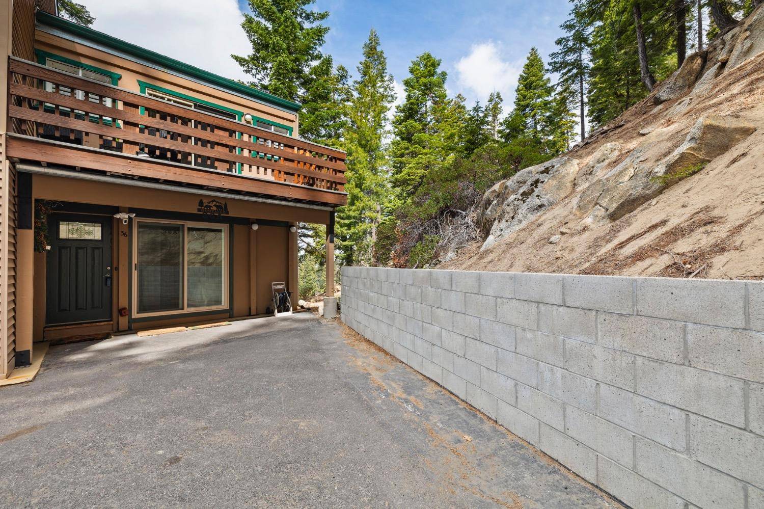 Pinecrest, CA 95364,33779 Upper Leland RD #A