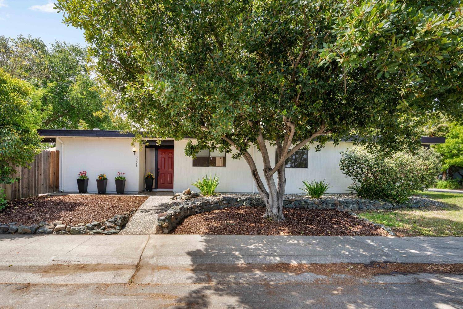 Davis, CA 95616,3009 Solito ST