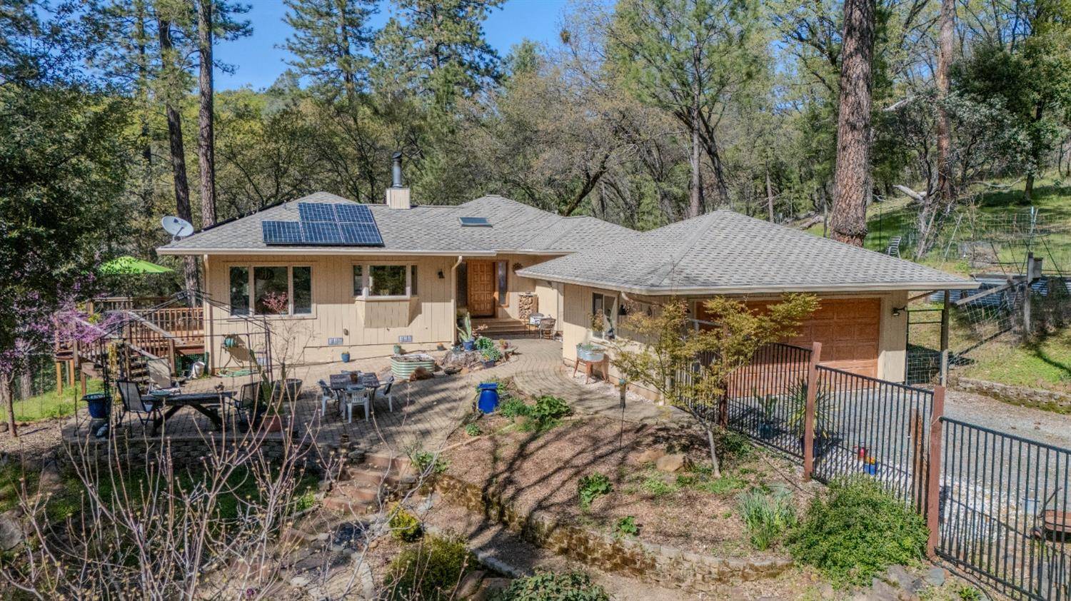 Grass Valley, CA 95949,19581 Wolf Creek RD