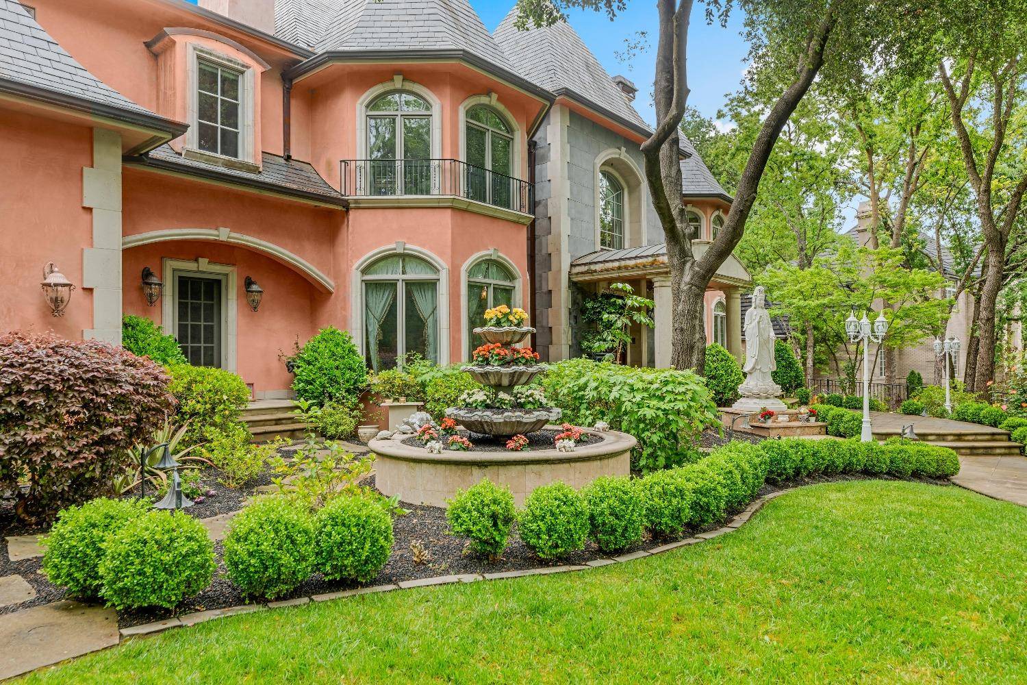 Carmichael, CA 95608,5021 Jardin LN