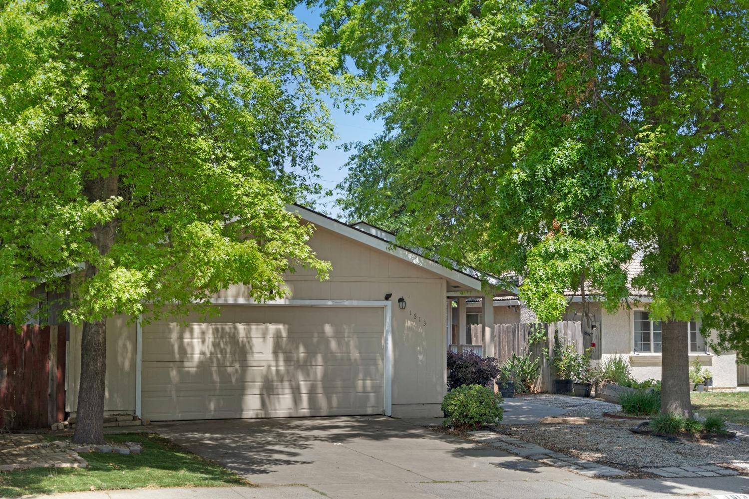 Sacramento, CA 95822,1613 Wentworth AVE