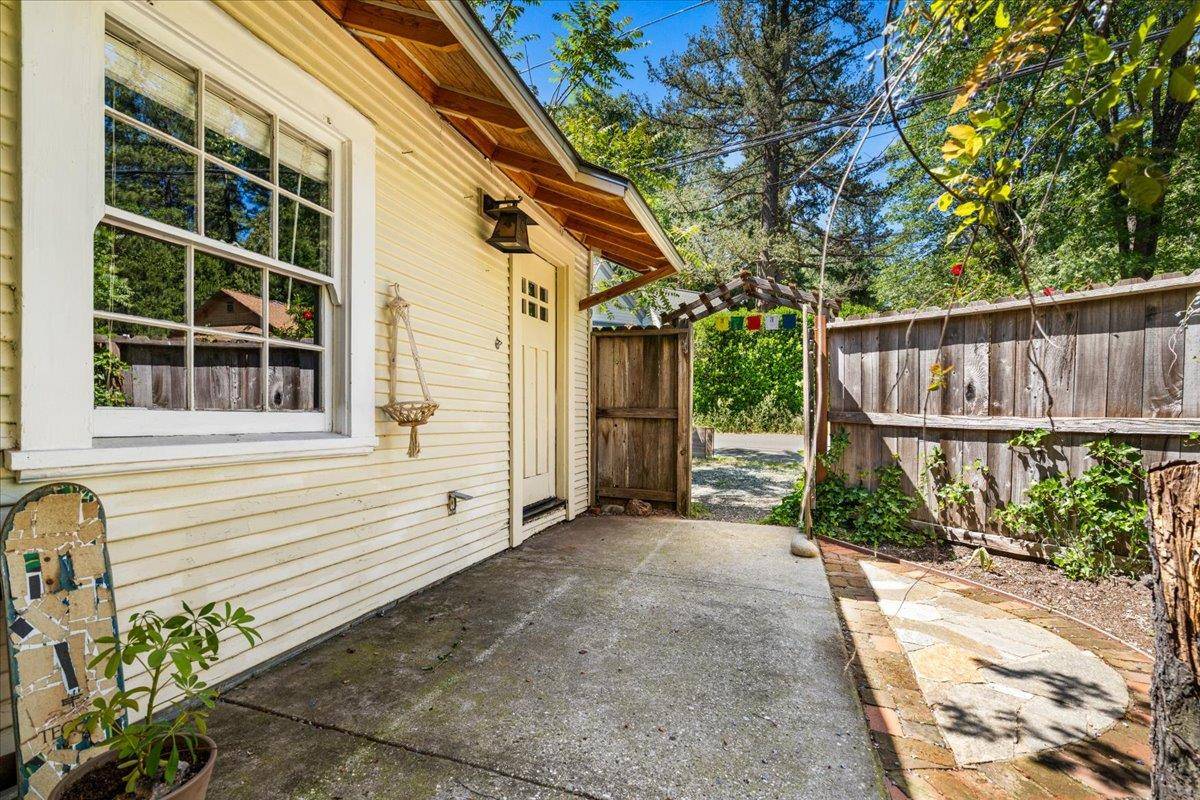 Grass Valley, CA 95945,259 N Auburn ST