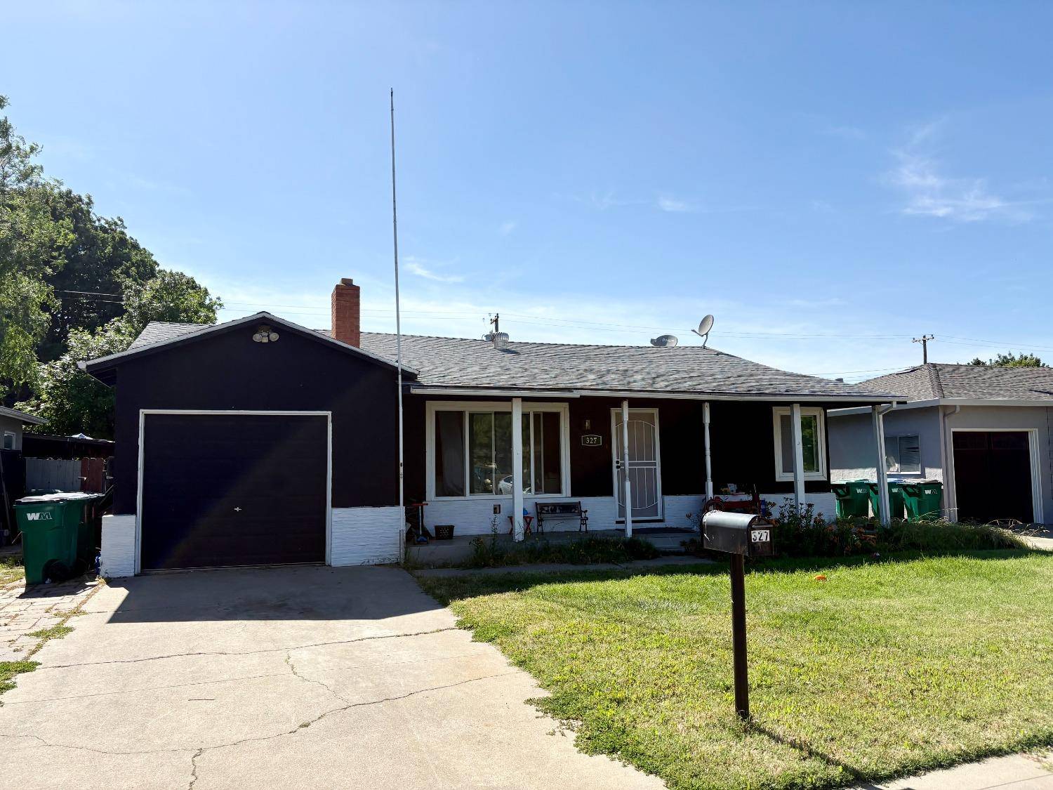 Lodi, CA 95242,327 Cross St