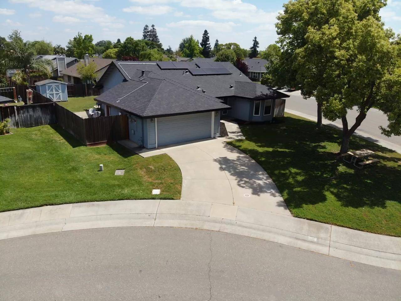 Galt, CA 95632,633 Holly CT
