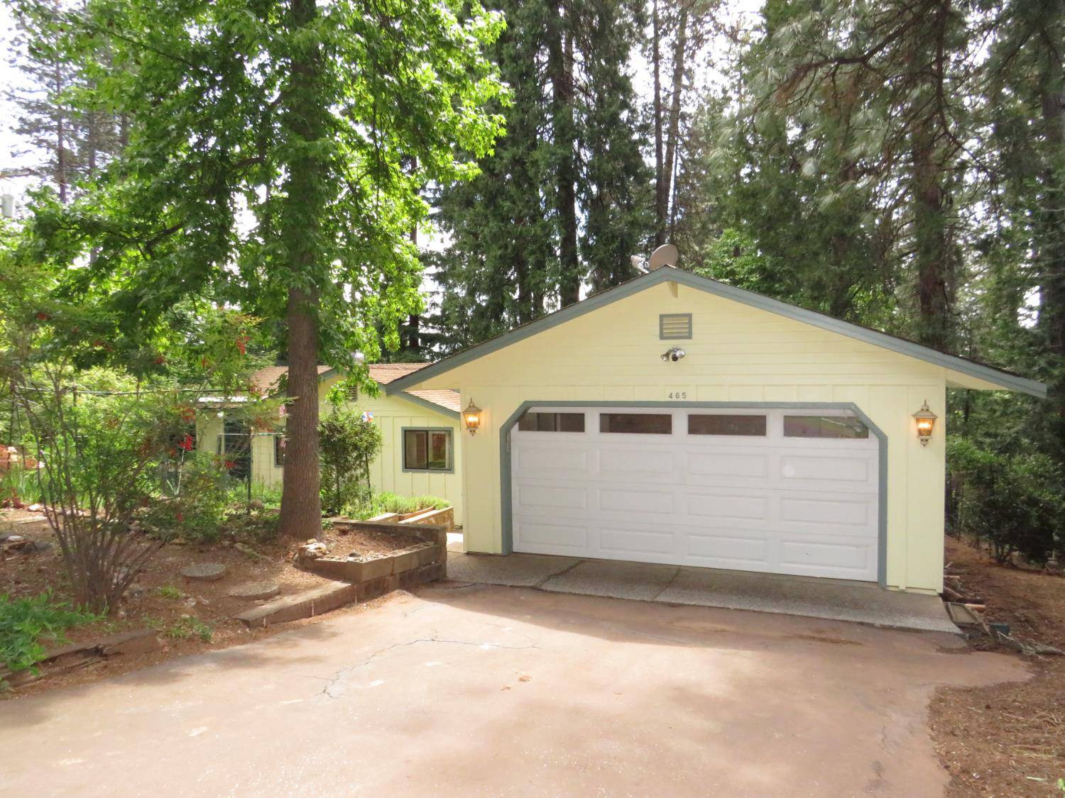 Colfax, CA 95713,465 Alpine DR
