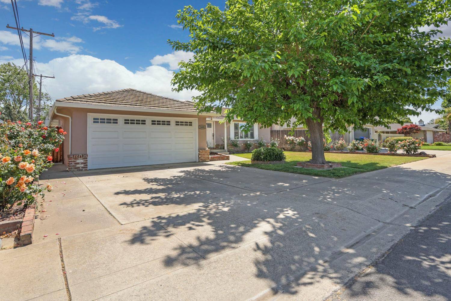 Lodi, CA 95242,1408 Vista DR