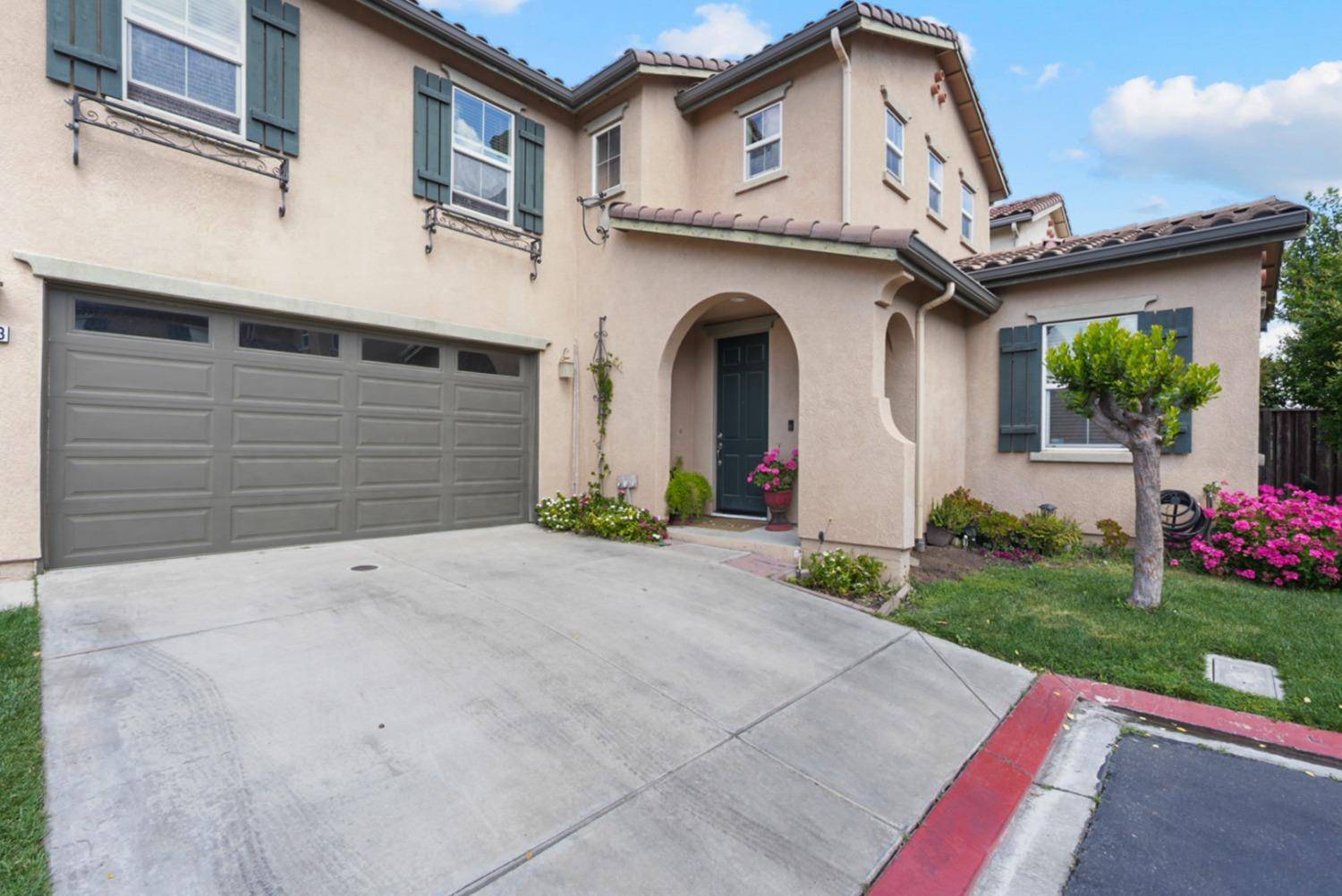 Lathrop, CA 95330,17263 S Bell Post LN