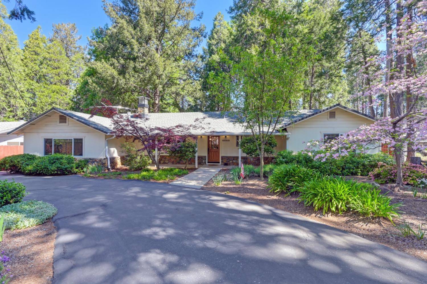 Nevada City, CA 95959,12636 Banner Lava Cap