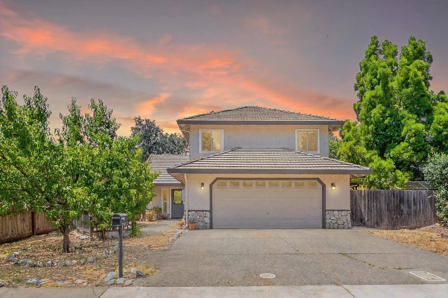 Winters, CA 95694,412 Dry Creek LN