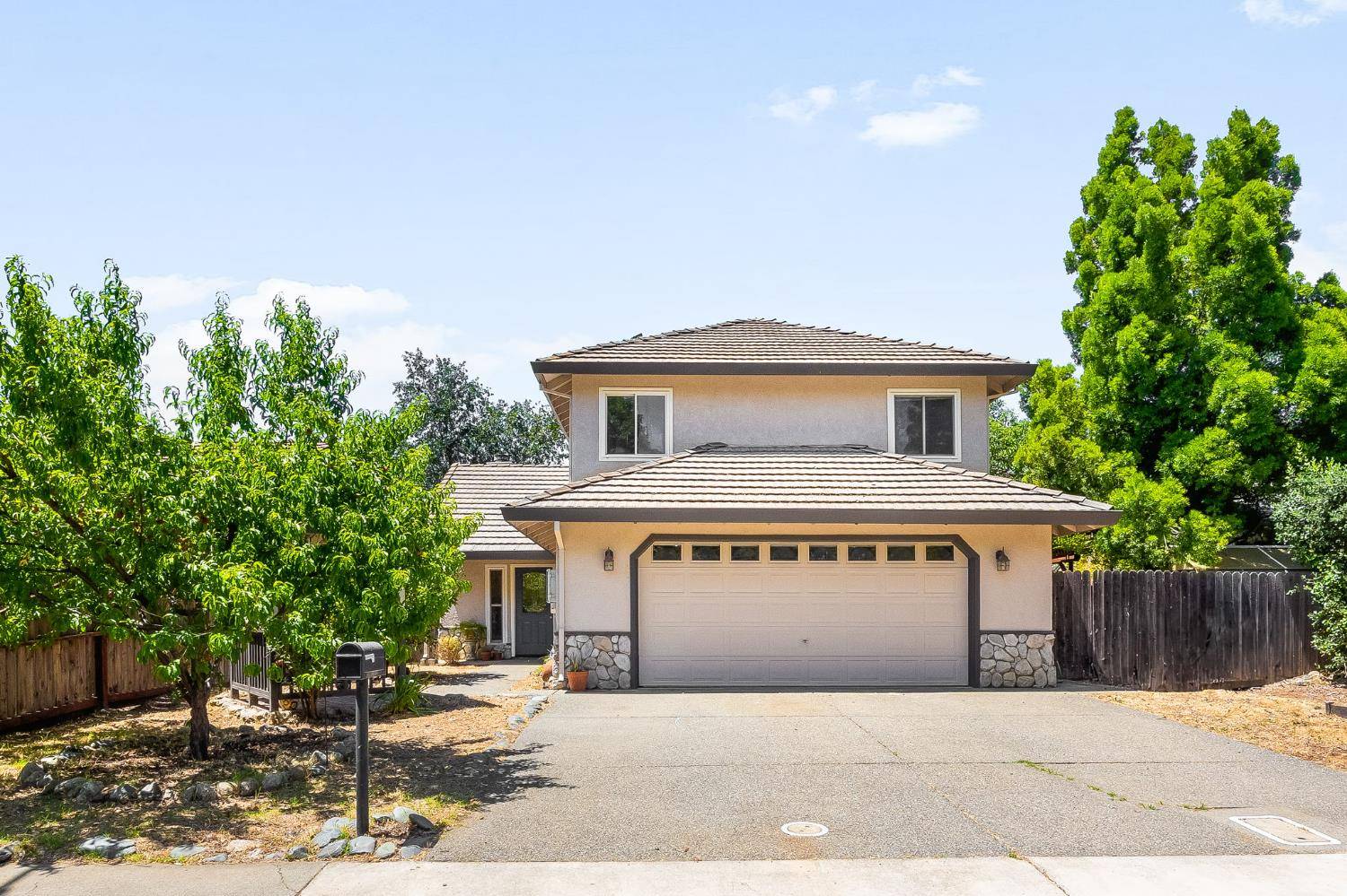 Winters, CA 95694,412 Dry Creek LN