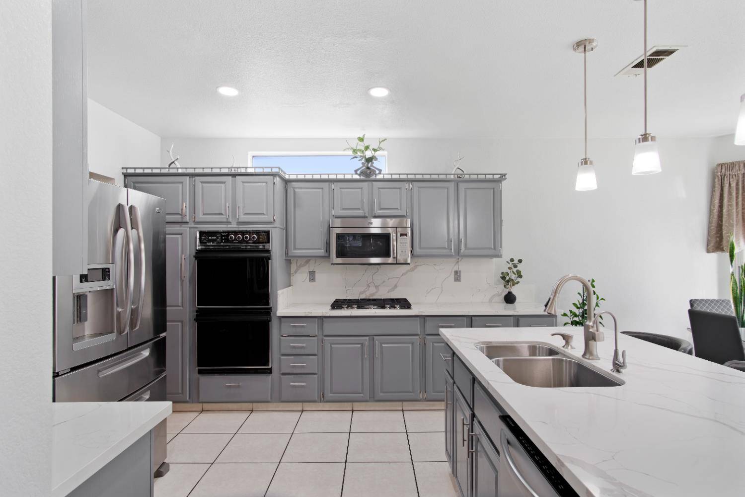 Modesto, CA 95351,1724 Stonum RD