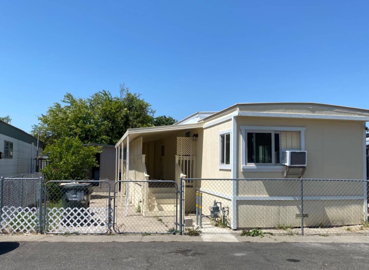 Sacramento, CA 95823,6435 Orange AVE #16-C