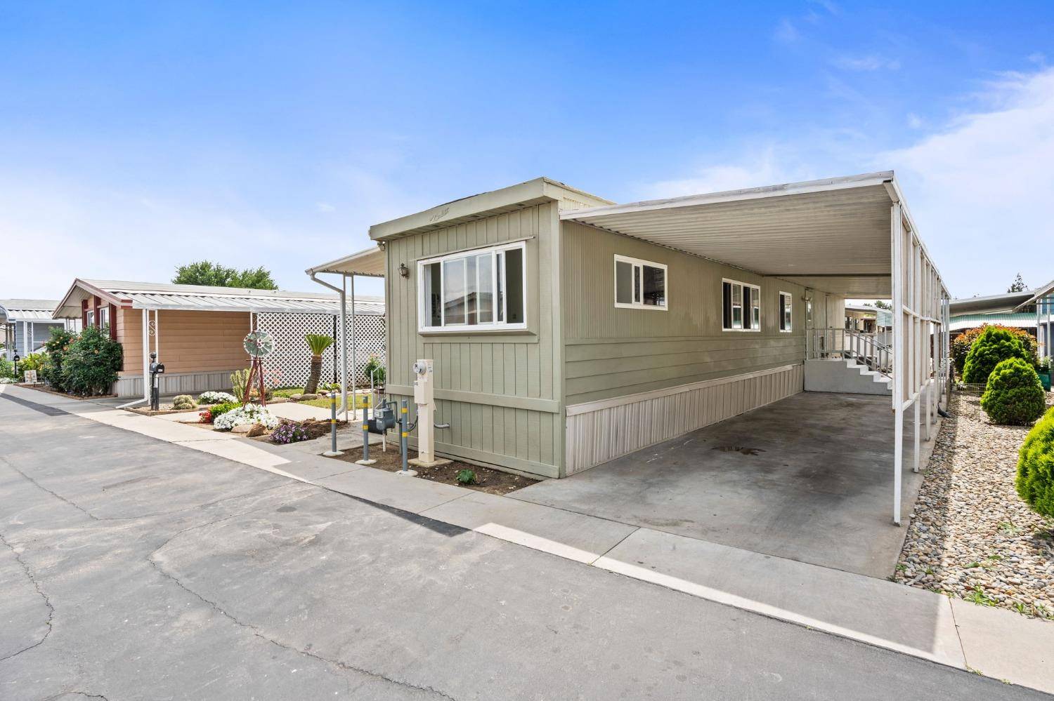 Clovis, CA 93612,1500 Villa AVE #143