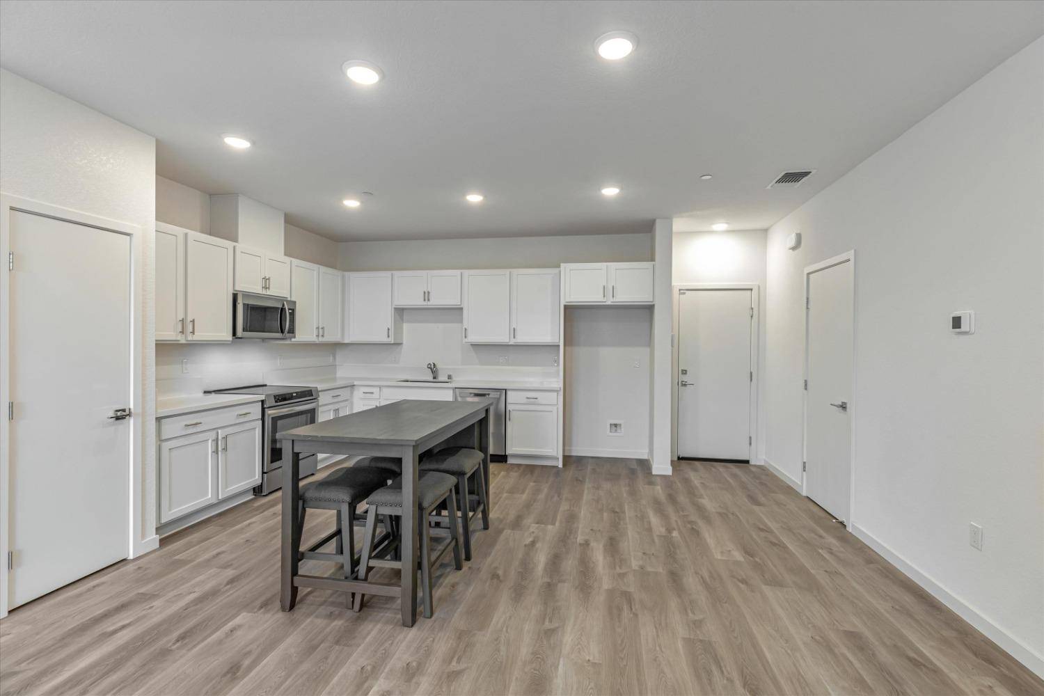 Sacramento, CA 95835,6141 Bridgecross DR