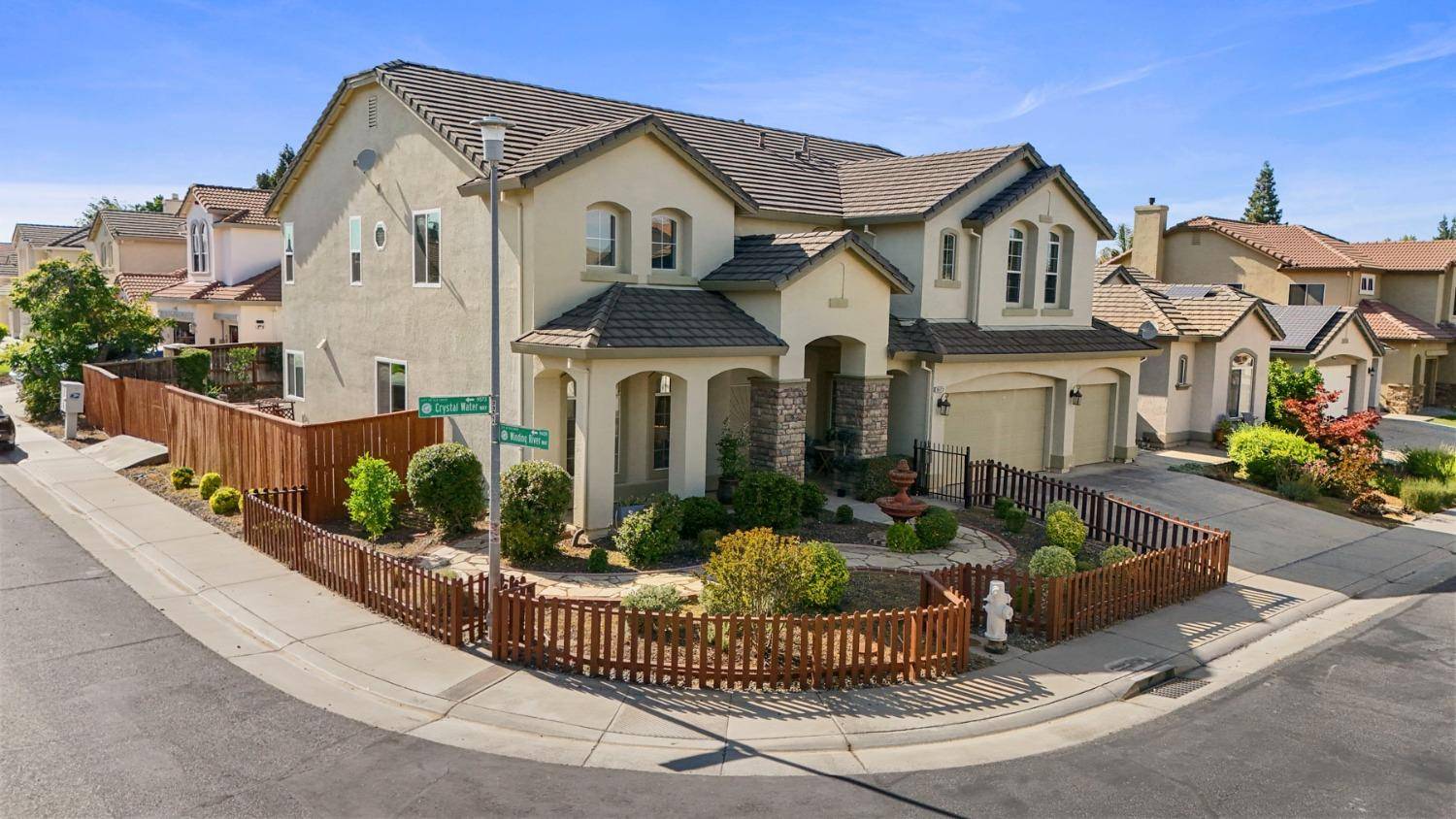 Elk Grove, CA 95624,9572 Crystal Water WAY