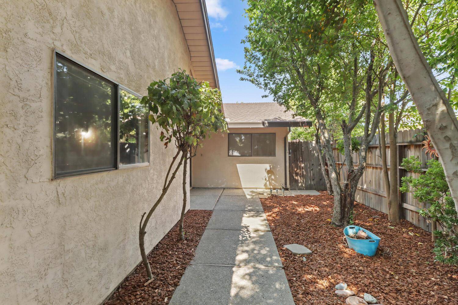 Davis, CA 95616,1213 Arthur ST