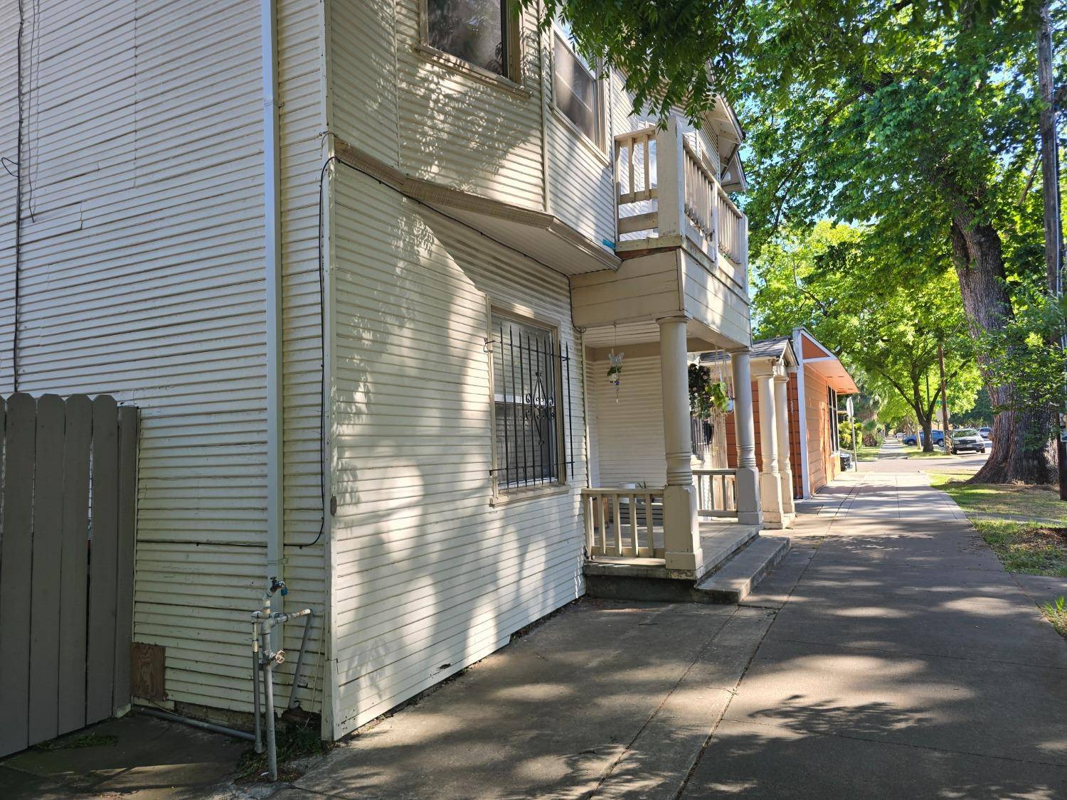 Sacramento, CA 95818,2025 12th ST
