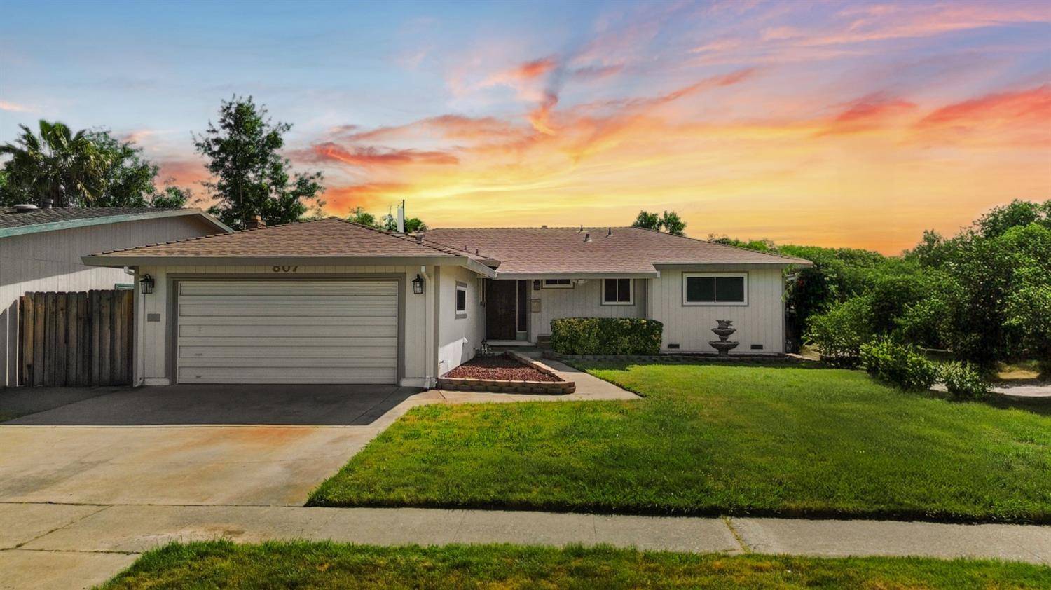 Roseville, CA 95661,807 Oak Ridge Dr