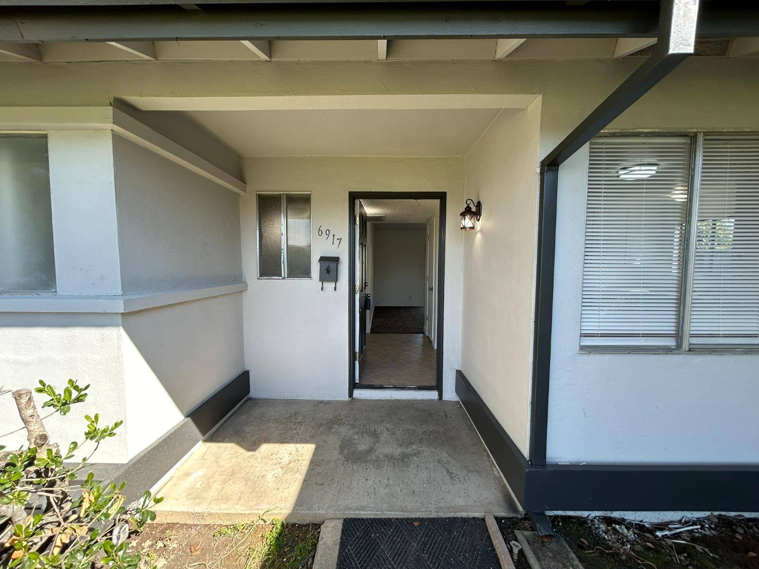 Sacramento, CA 95828,6917 Stillwater WAY