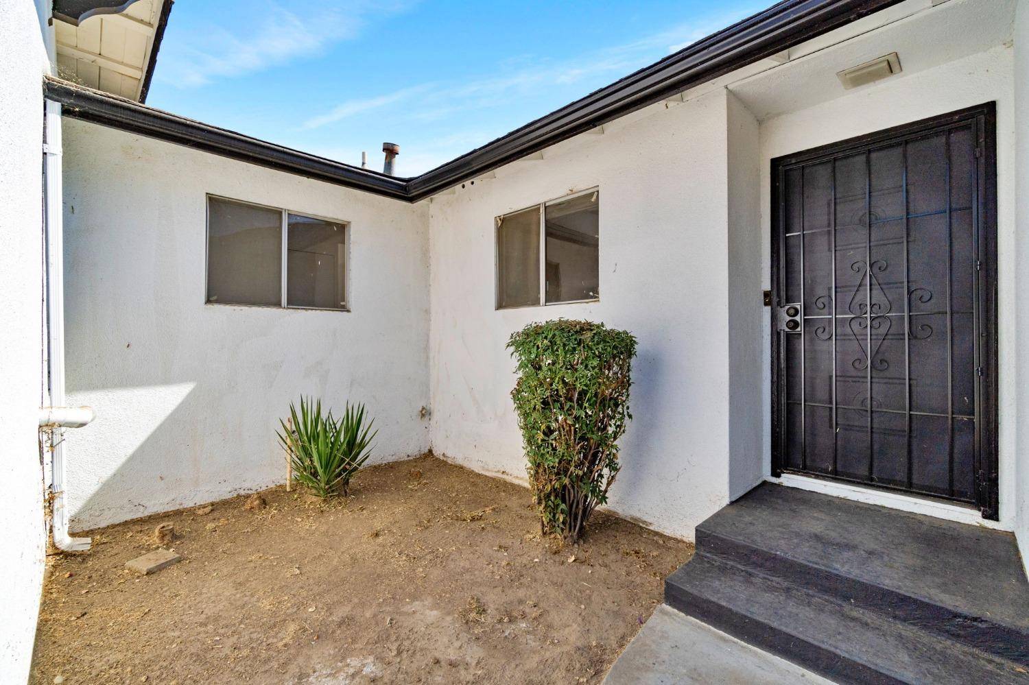 Visalia, CA 93277,2738 S Fairway CT
