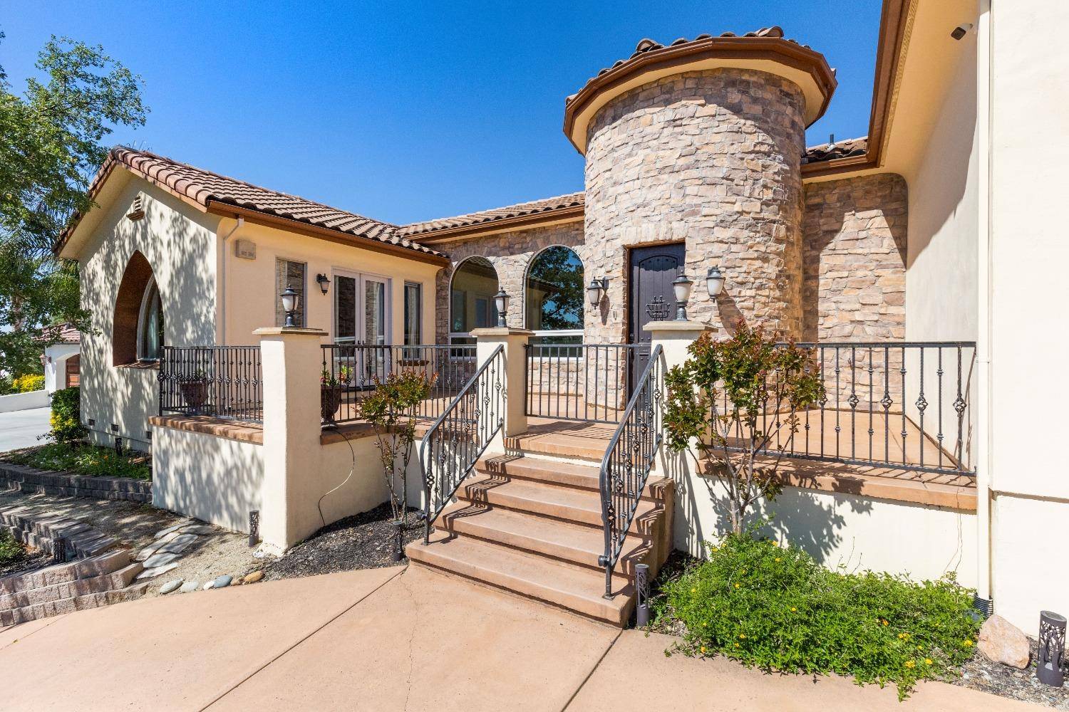 Auburn, CA 95603,640 Lakeridge DR