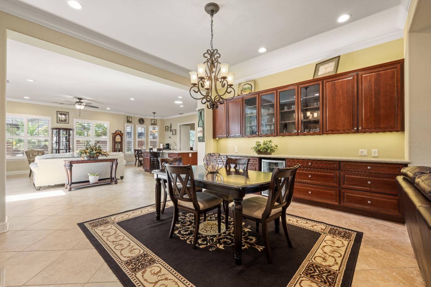 Roseville, CA 95747,2206 Langtree DR