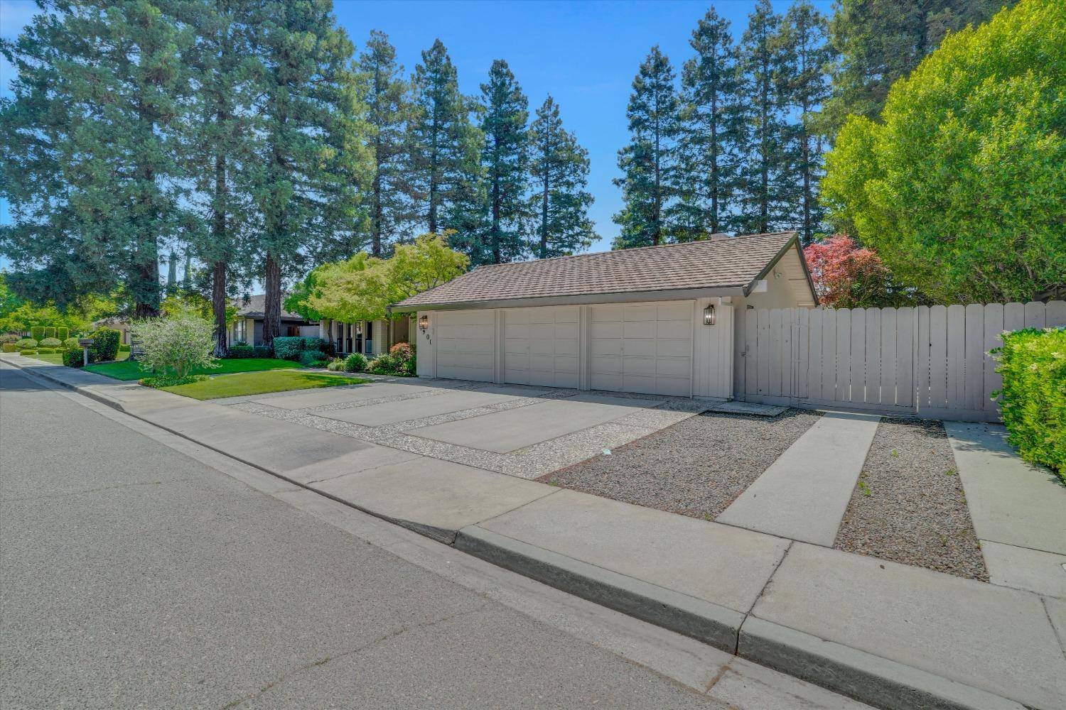 Turlock, CA 95382,1900 Simon DR