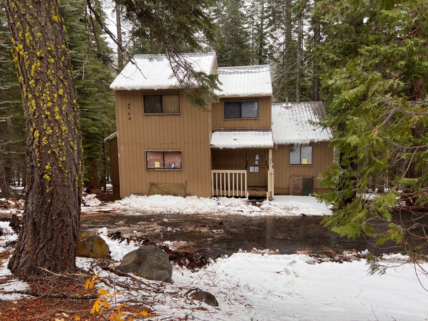 Strawberry Valley, CA 95981,310 Tamarack WAY