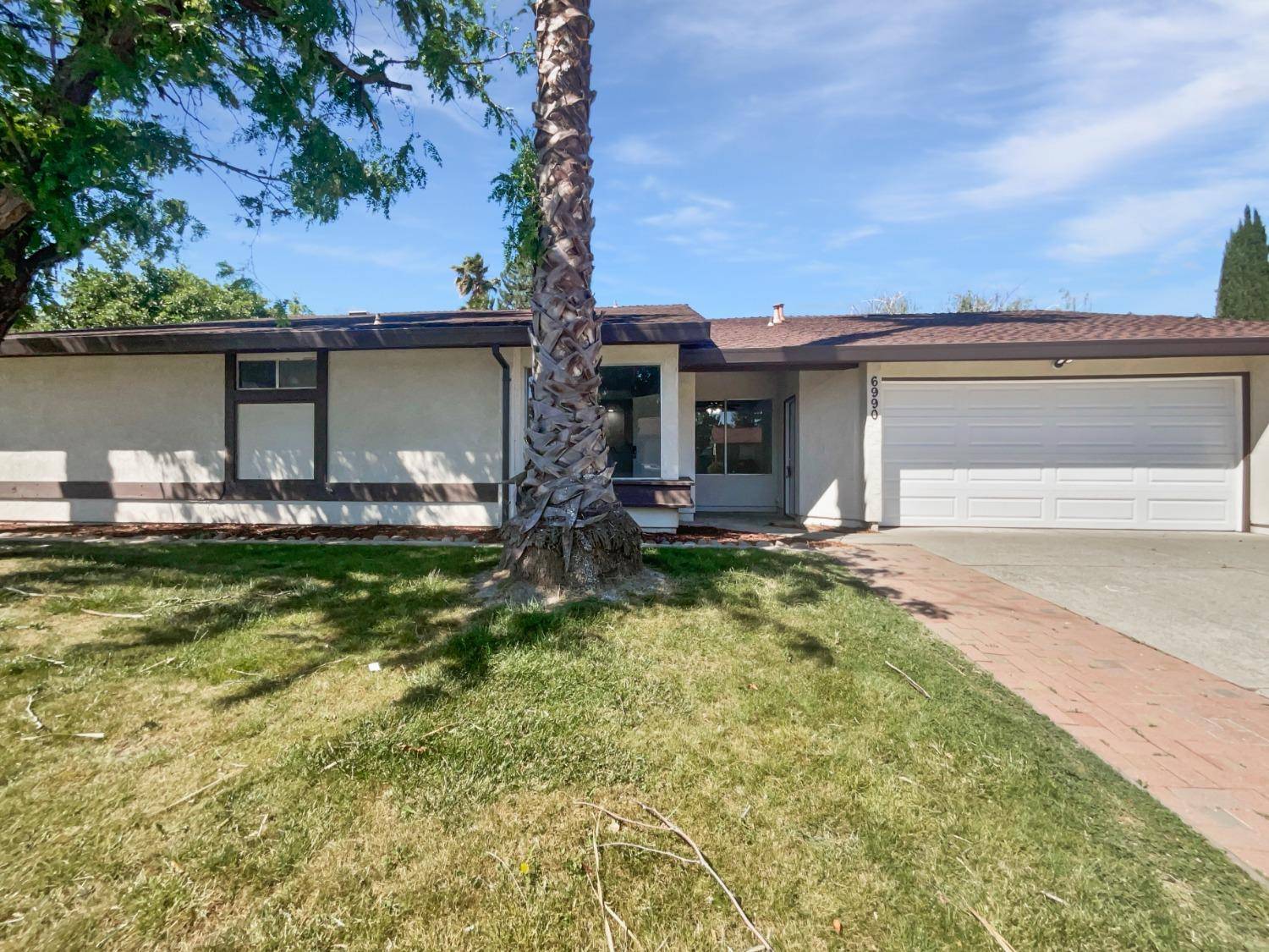Sacramento, CA 95831,6990 Riverboat WAY