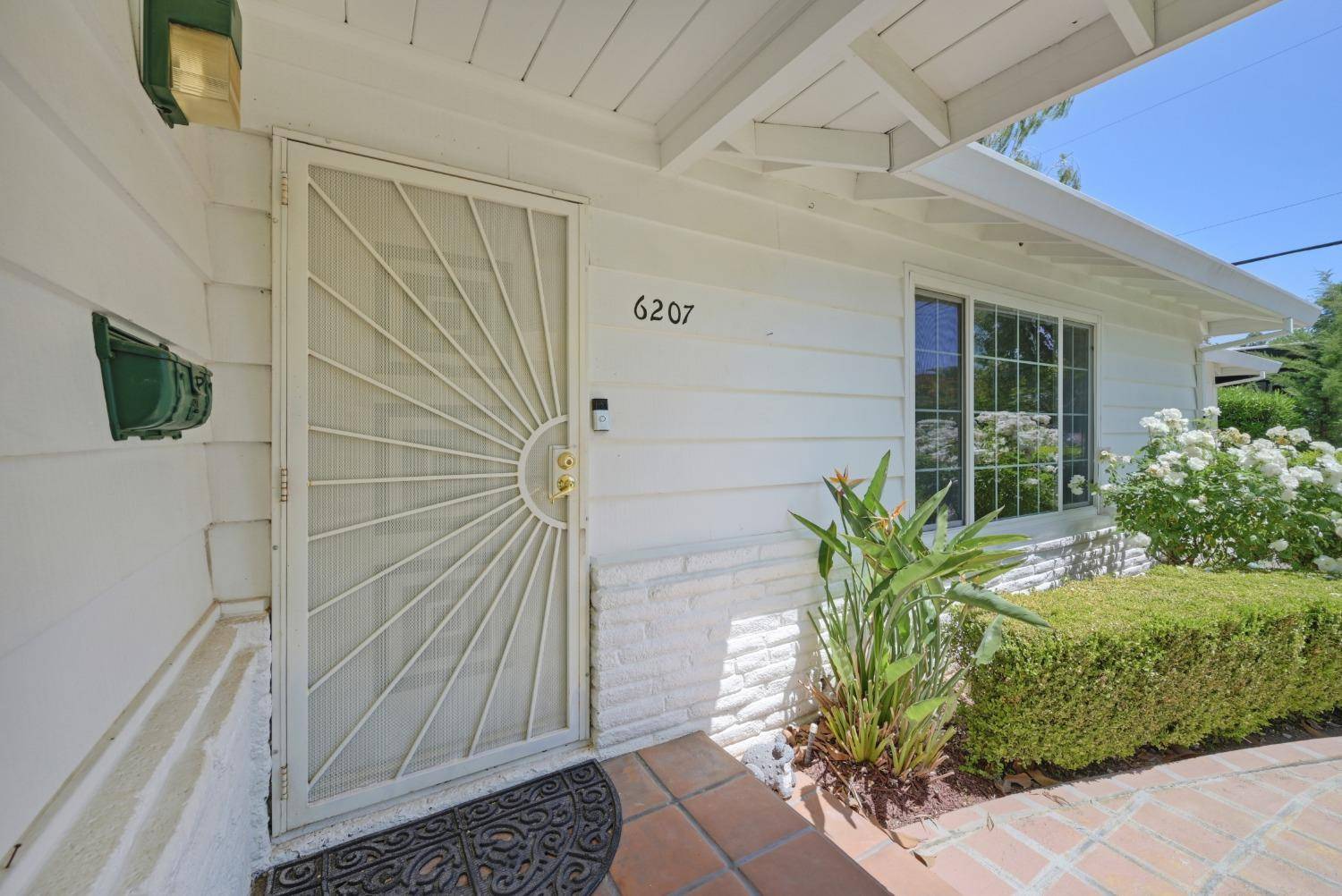 Carmichael, CA 95608,6207 Rampart DR