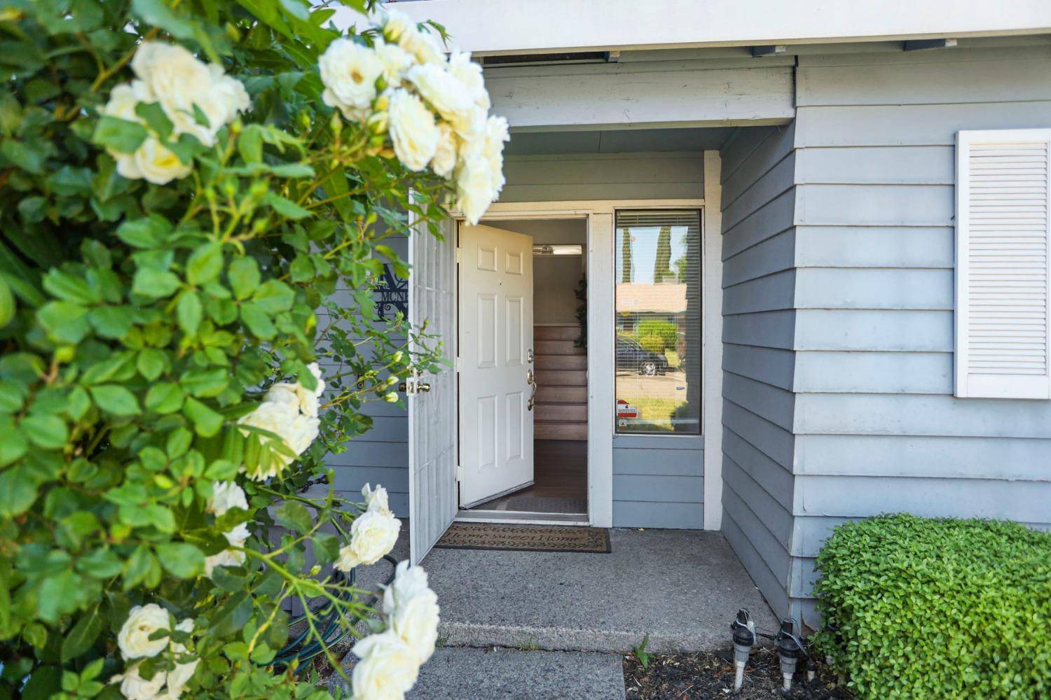 Stockton, CA 95210,1122 Morning Dew PL