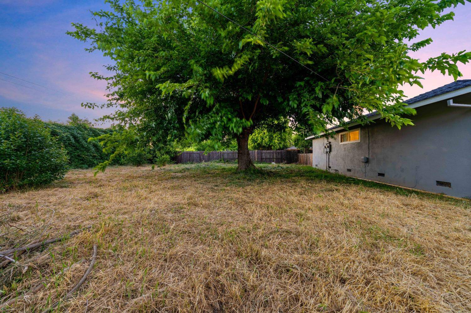Sacramento, CA 95824,5904 40th ST