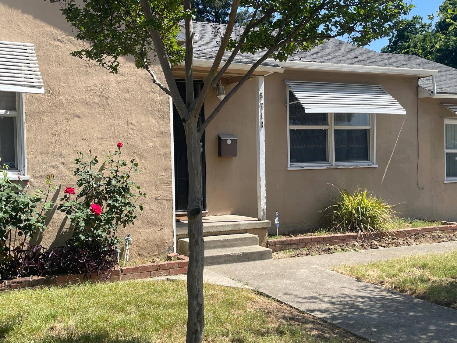 Sacramento, CA 95824,5719 Vista AVE