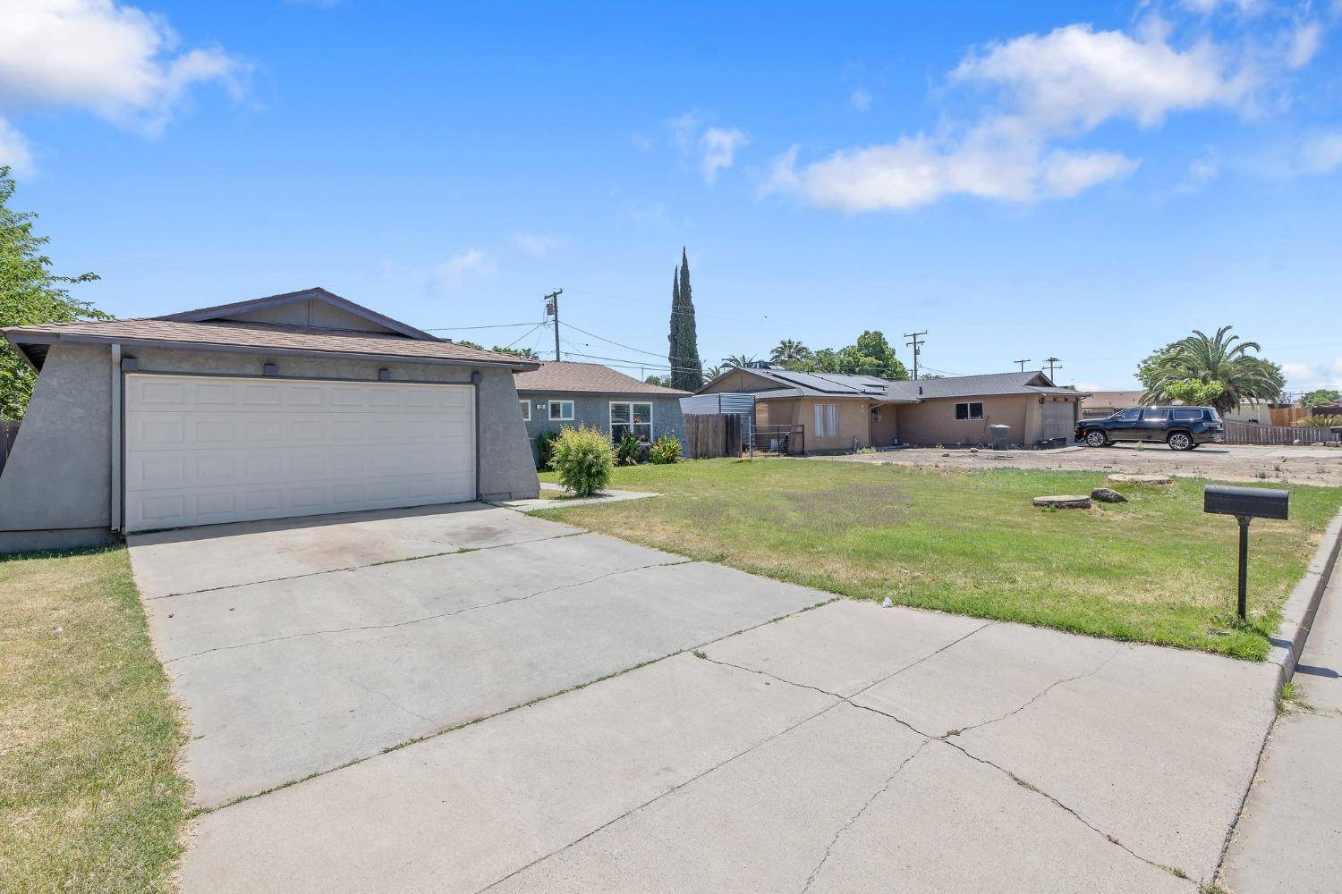 Hanford, CA 93230,709 Shasta DR