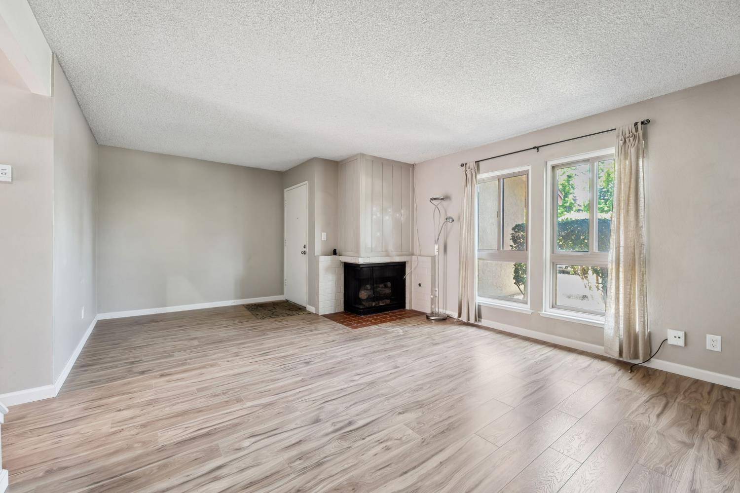 West Sacramento, CA 95691,328 Bridge PL