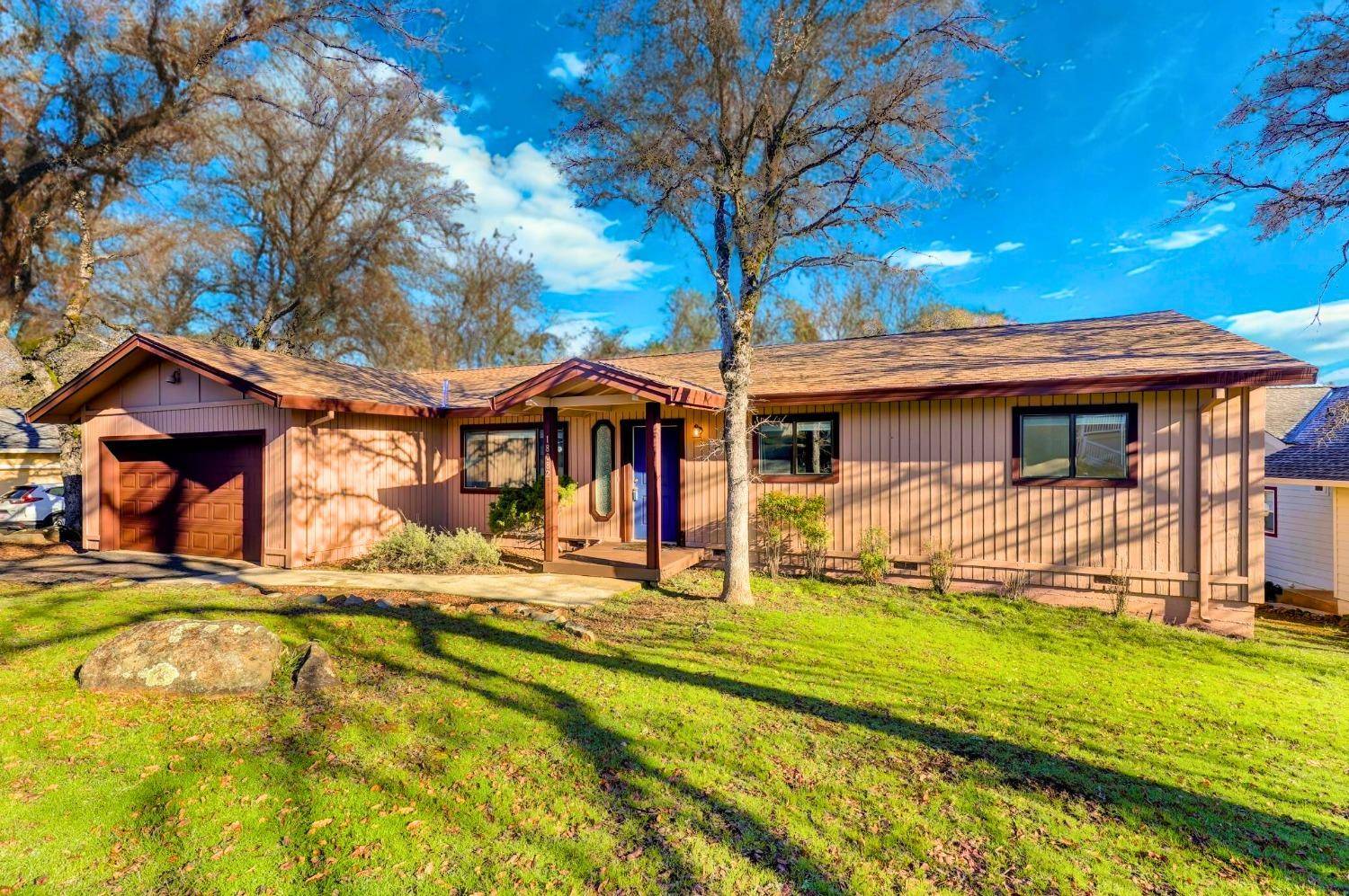 Penn Valley, CA 95946,18082 Hummingbird DR