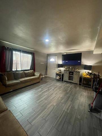 Sacramento, CA 95828,8574 German DR