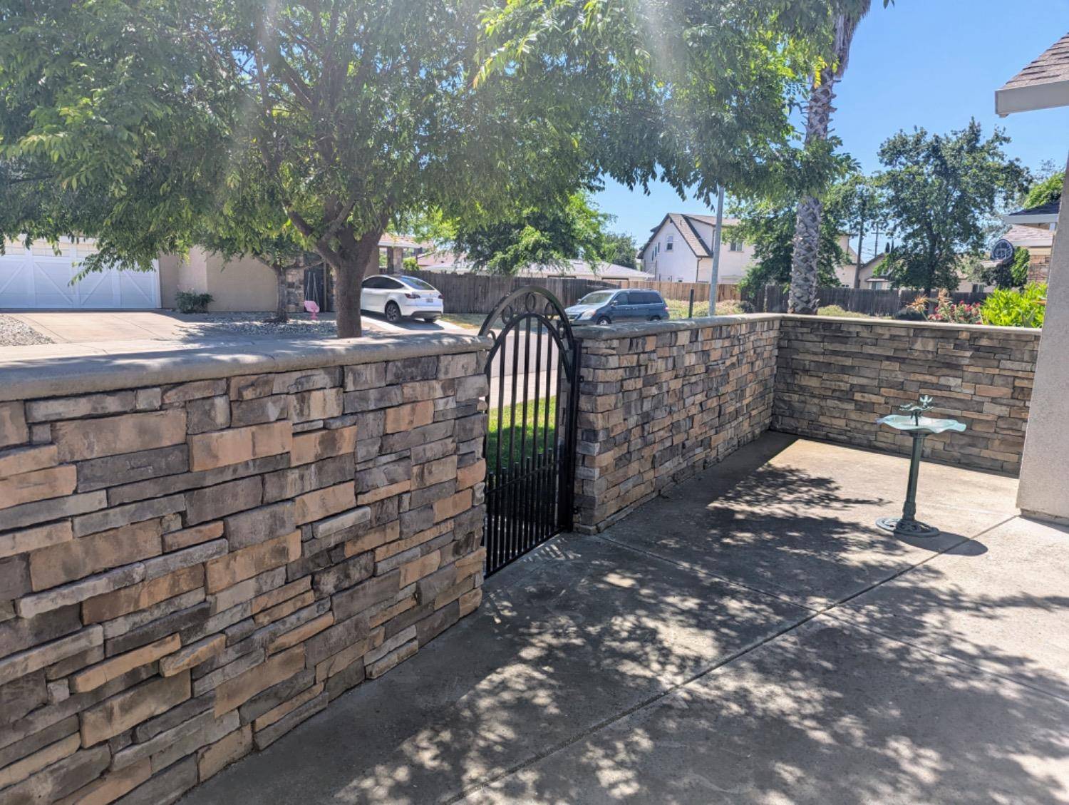 Sacramento, CA 95824,5 Enniskillen CT