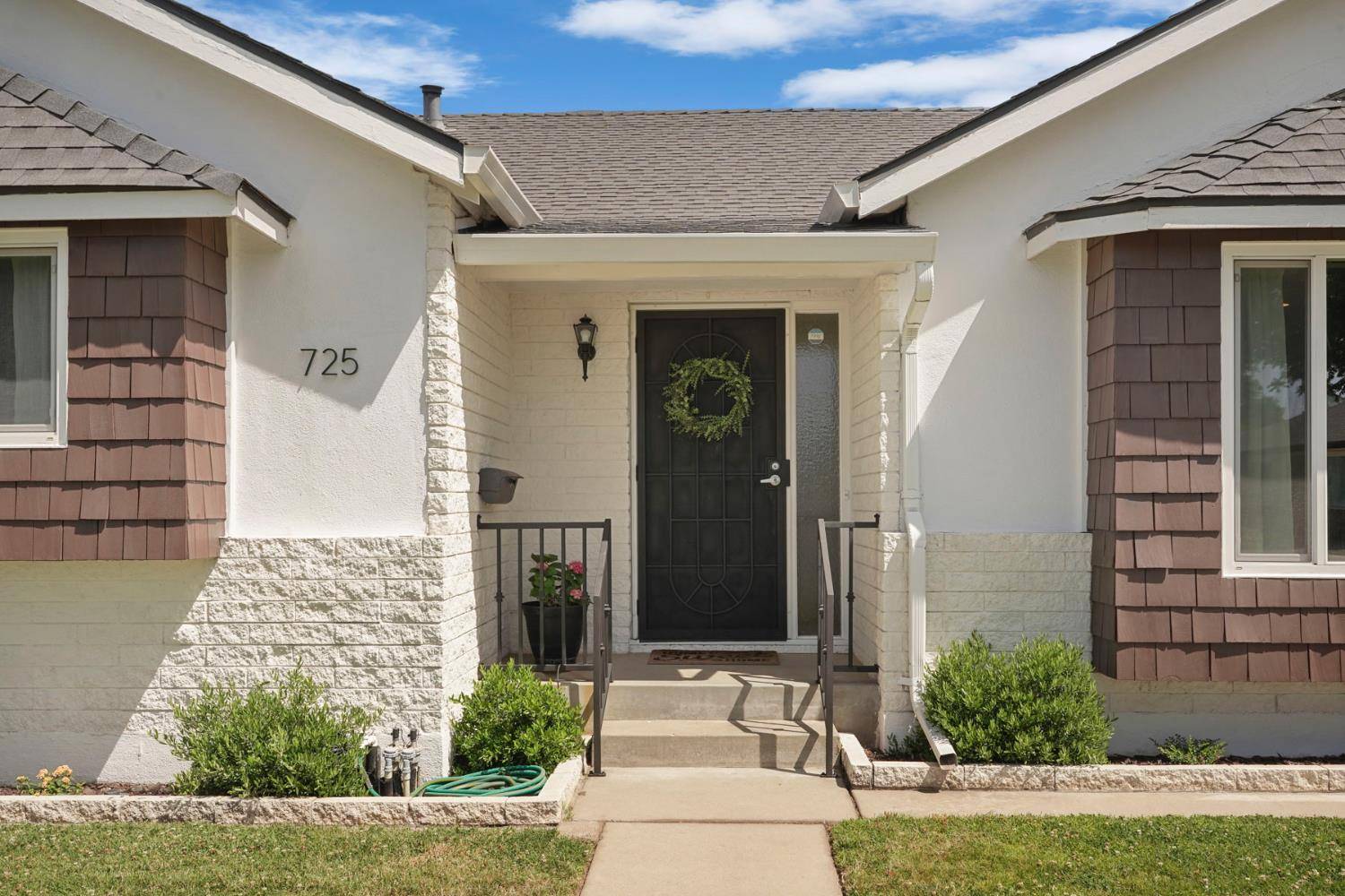 Lodi, CA 95242,725 Maplewood DR