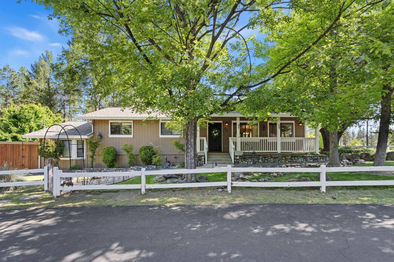 Colfax, CA 95713,497 Washington Irving DR