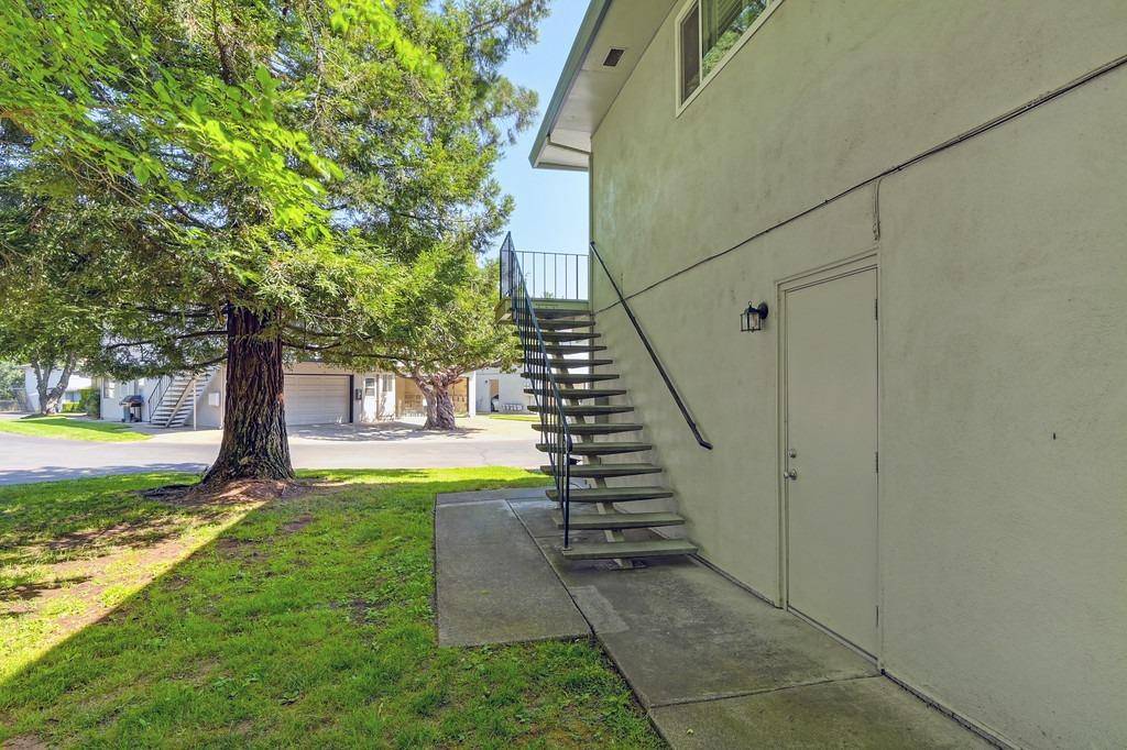 Roseville, CA 95678,240 Breuner DR #4